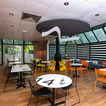 Kyriad Paris Ouest - Colombes 3* Bois-Colombes