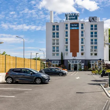Kyriad Paris Ouest - Colombes Hotel 3*