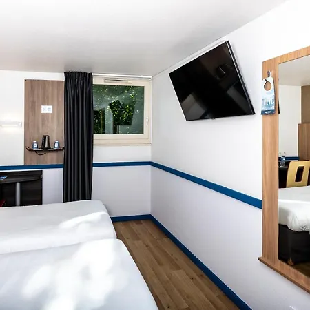 Kyriad Paris Ouest - Colombes Hotel