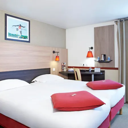 Kyriad Paris Ouest - Colombes Hotel