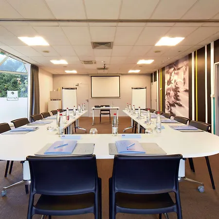 Kyriad Paris Ouest - Colombes 3*