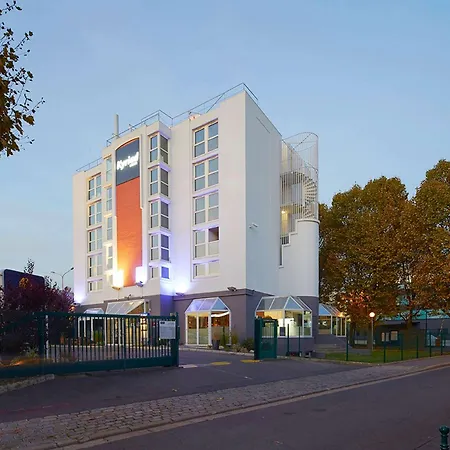 Kyriad Paris Ouest - Colombes Hotel