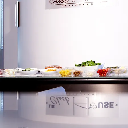 Hotel Kyriad Paris Ouest - Colombes