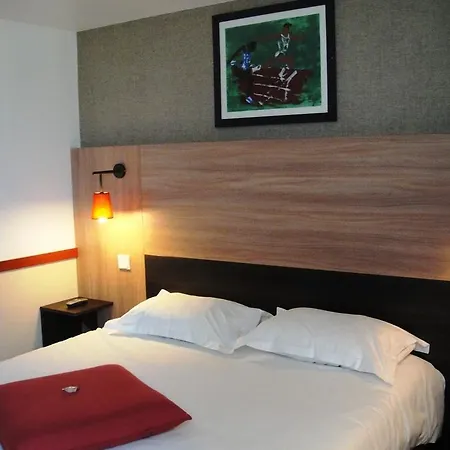 Hotel Kyriad Paris Ouest - Colombes 3*